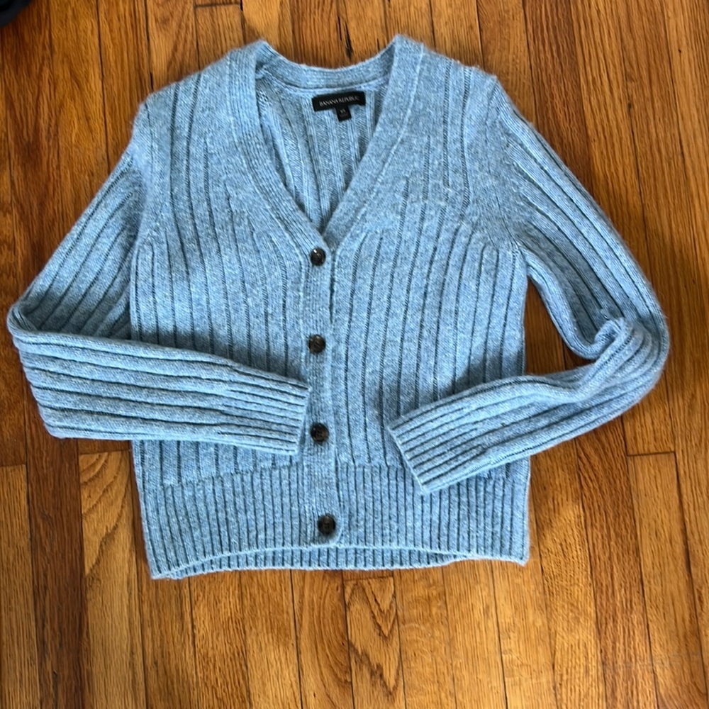 Banana republic. Cashmere sweater. Size XS